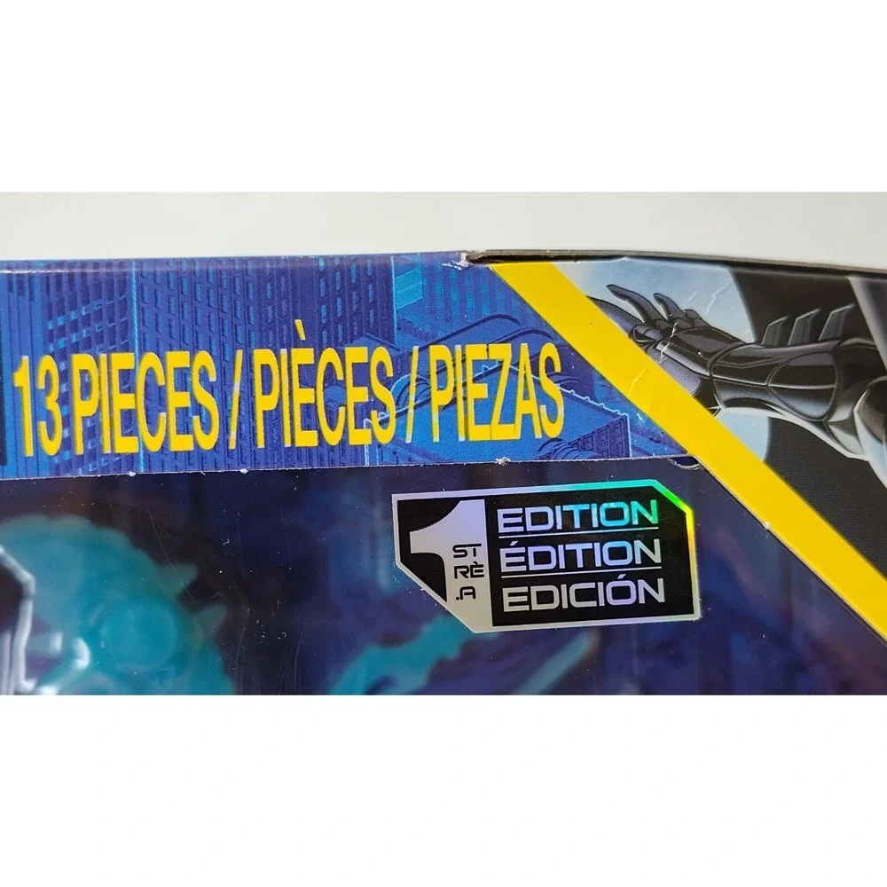DC Batman Bat-Tech Flyer with 4